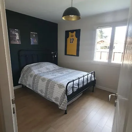 Maison Familiale Proche D'arcachon Pour 6 Pers Hébergement de vacances *
